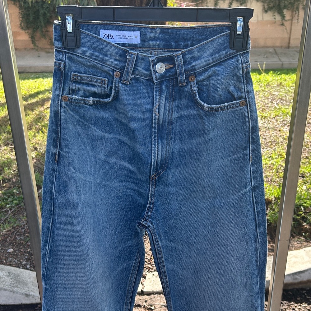 Zara Women’s High rise Classic Denim Jeans